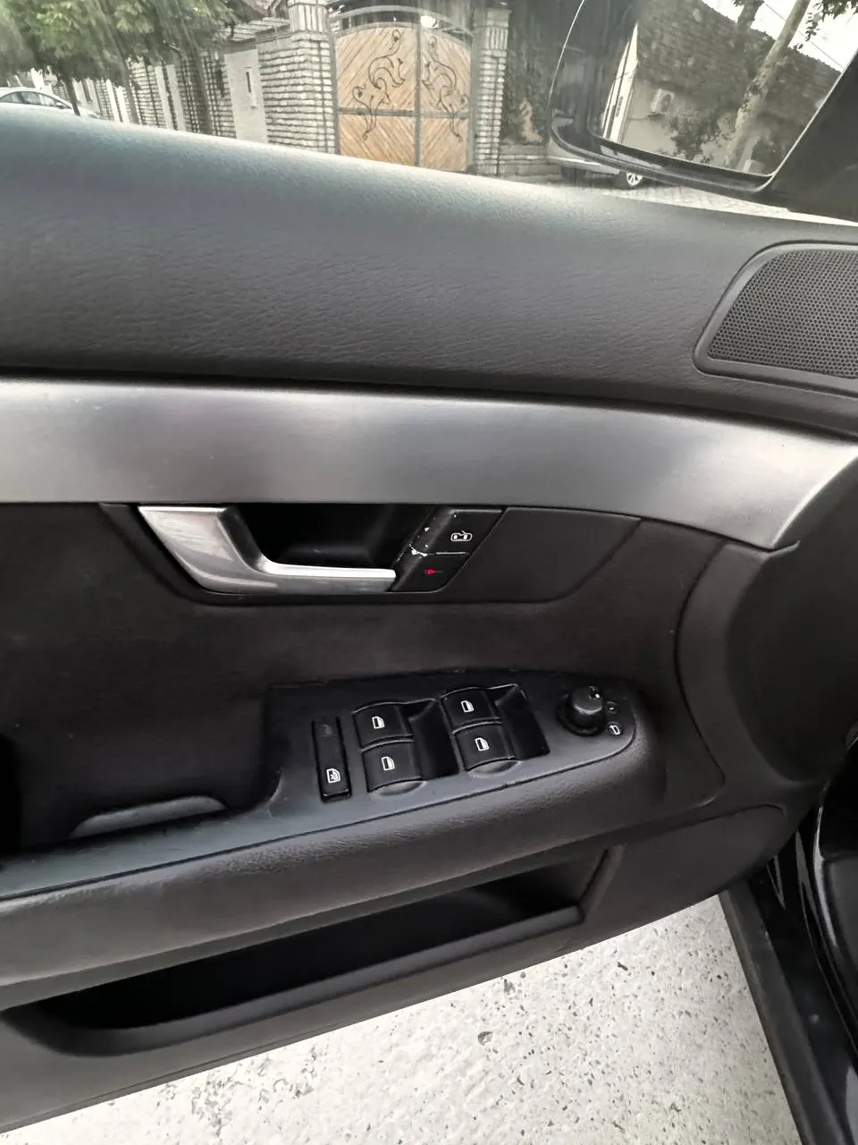 Audi A4 универсал 2.0 TDI 2005 9