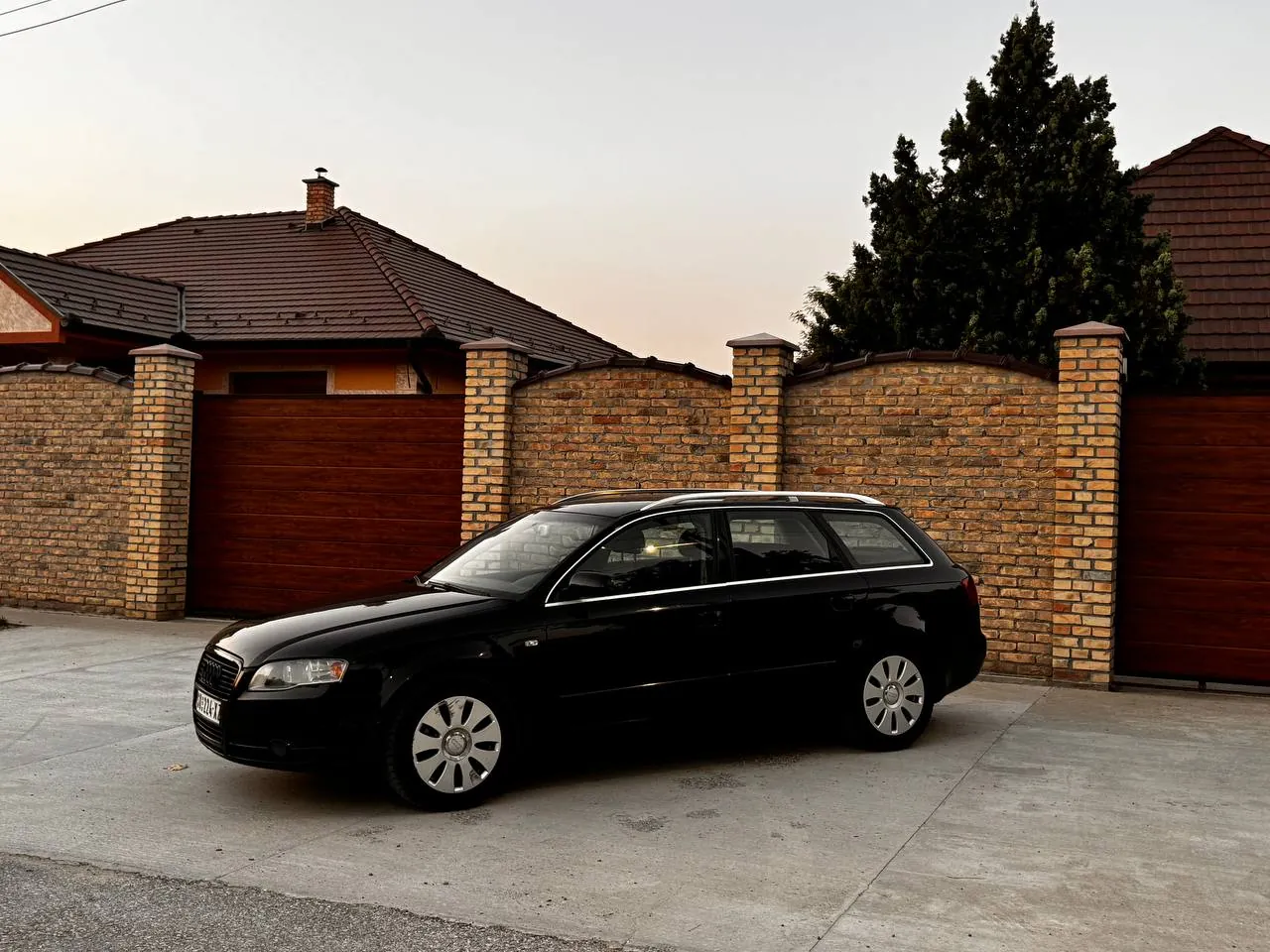 Audi A4 универсал 2.0 TDI 2005 1