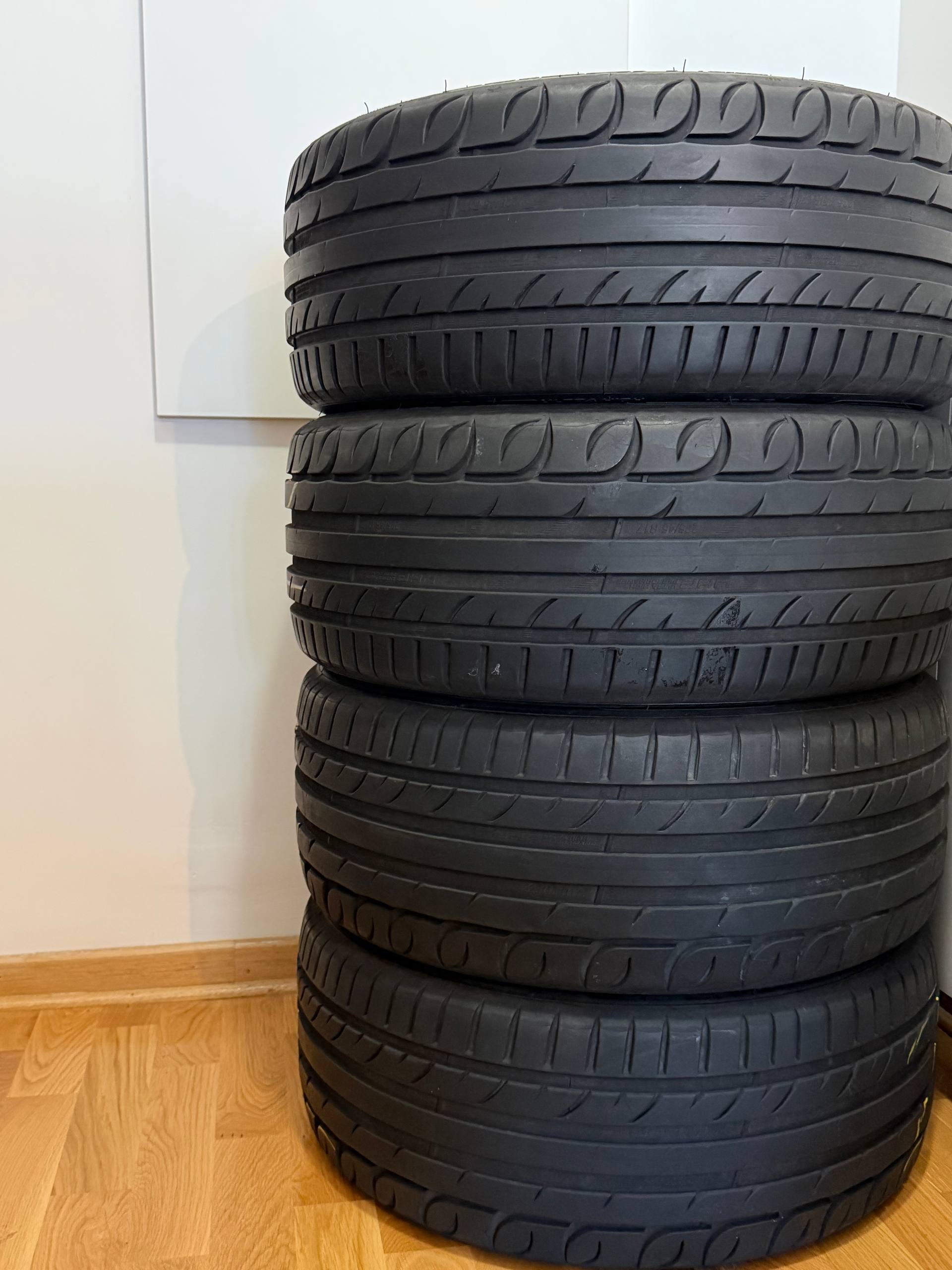 Летние шины 225/45/17 Taurus UHP 4