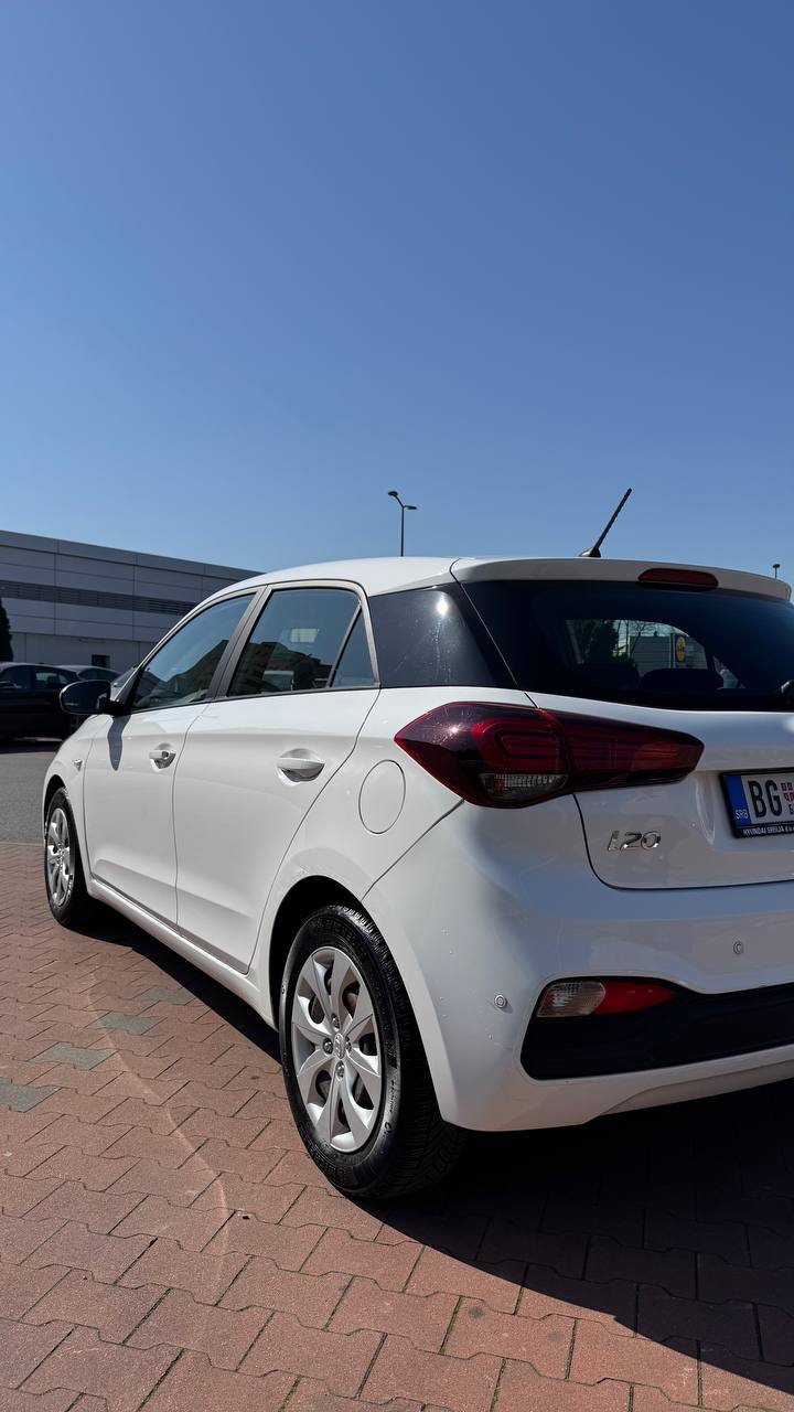 Hyundai i20 1.4 AT 4