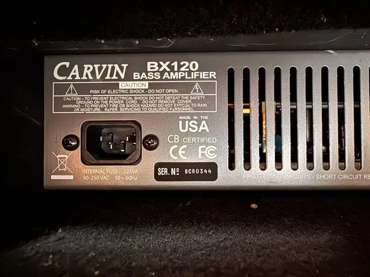 Бас-комбик Carvin BX120 120 Вт 2