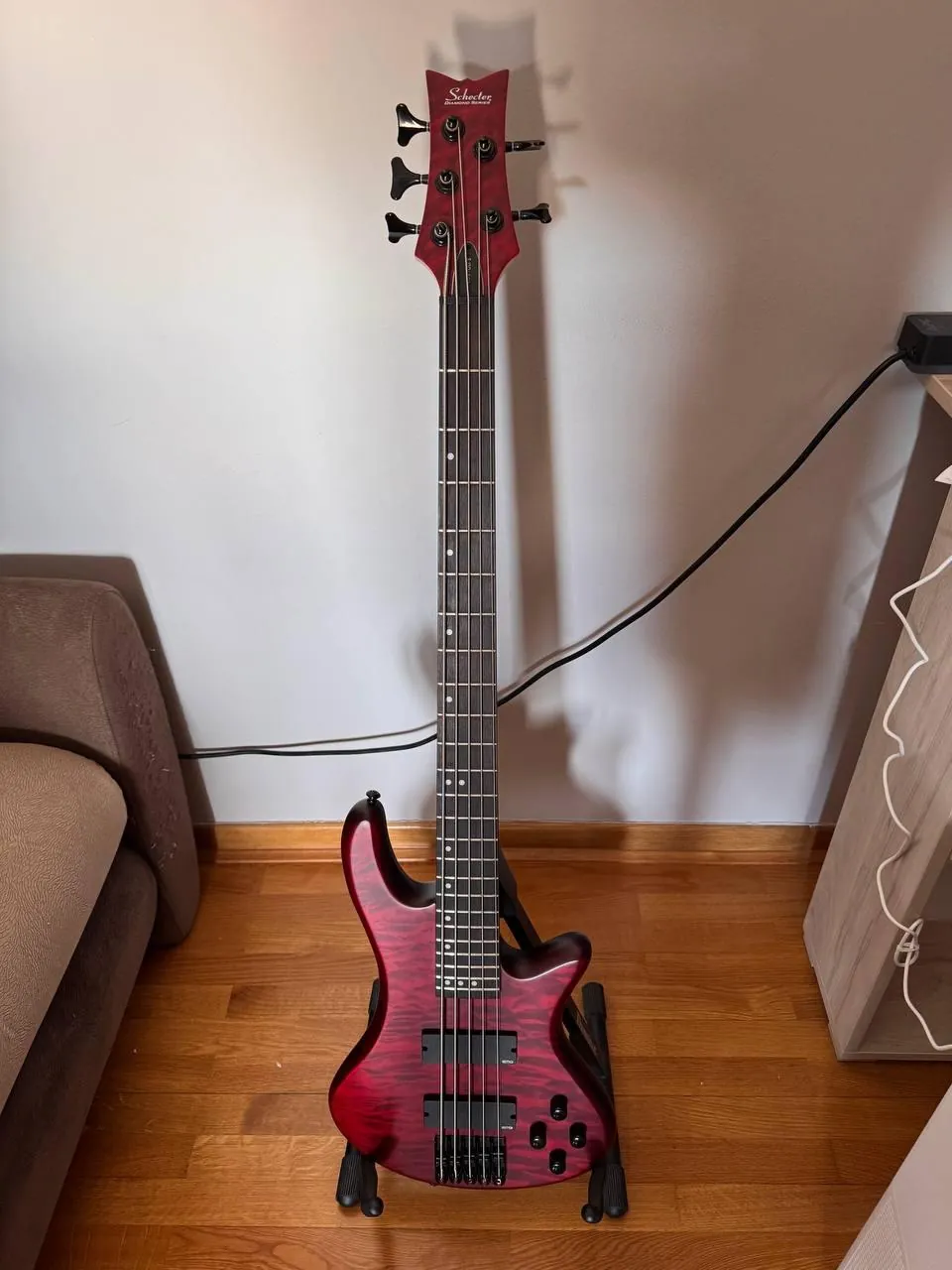 Бас-гитара Schecter Stiletto-5 Custom 1