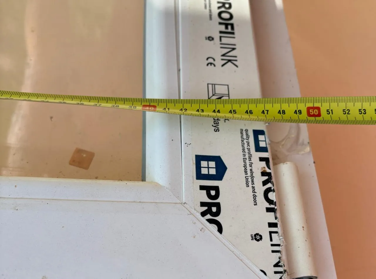 ПВХ окно 50×100 см 3