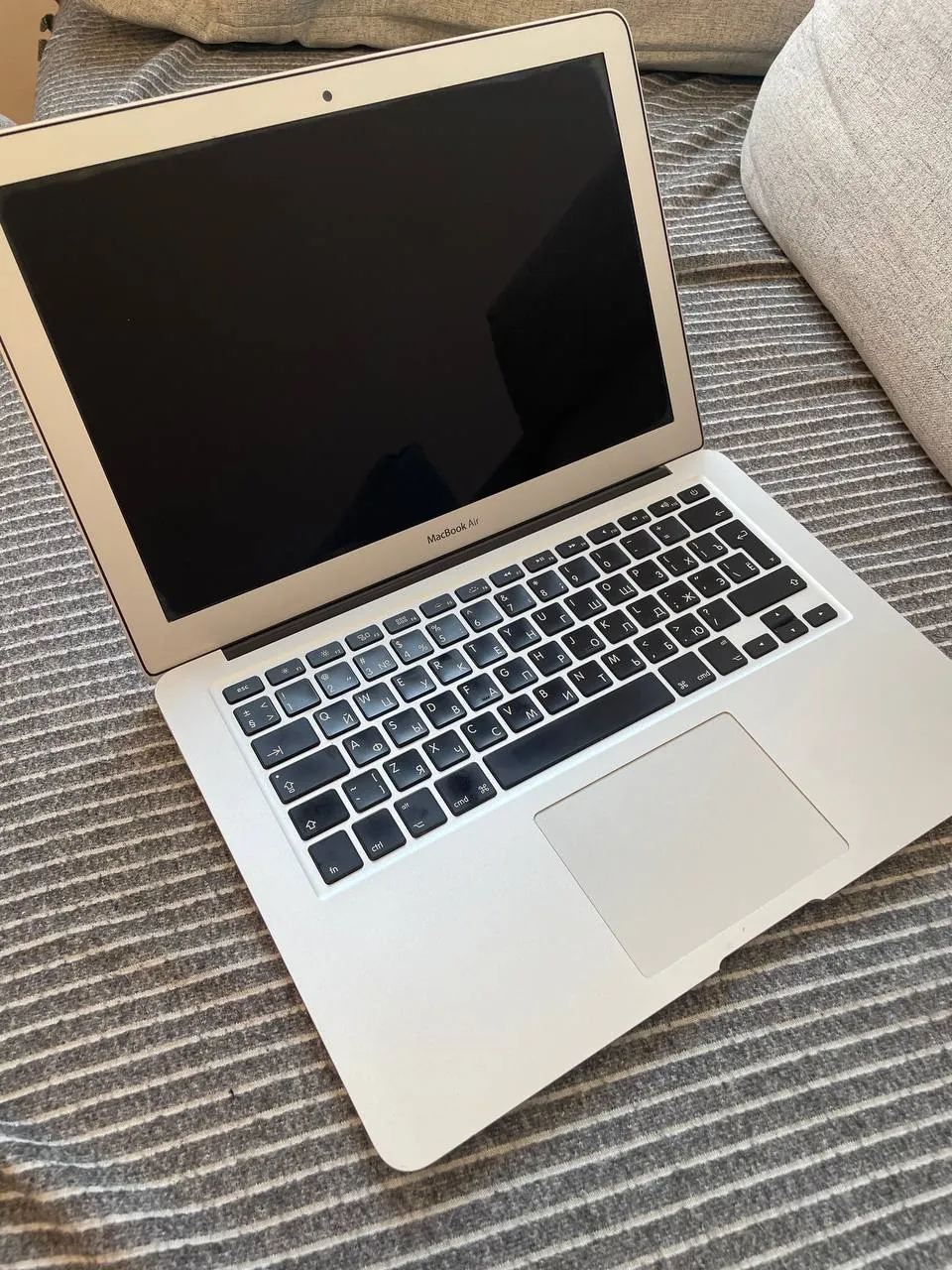 MacBook Air 2017 13" i5 8GB 128GB без батареи 1