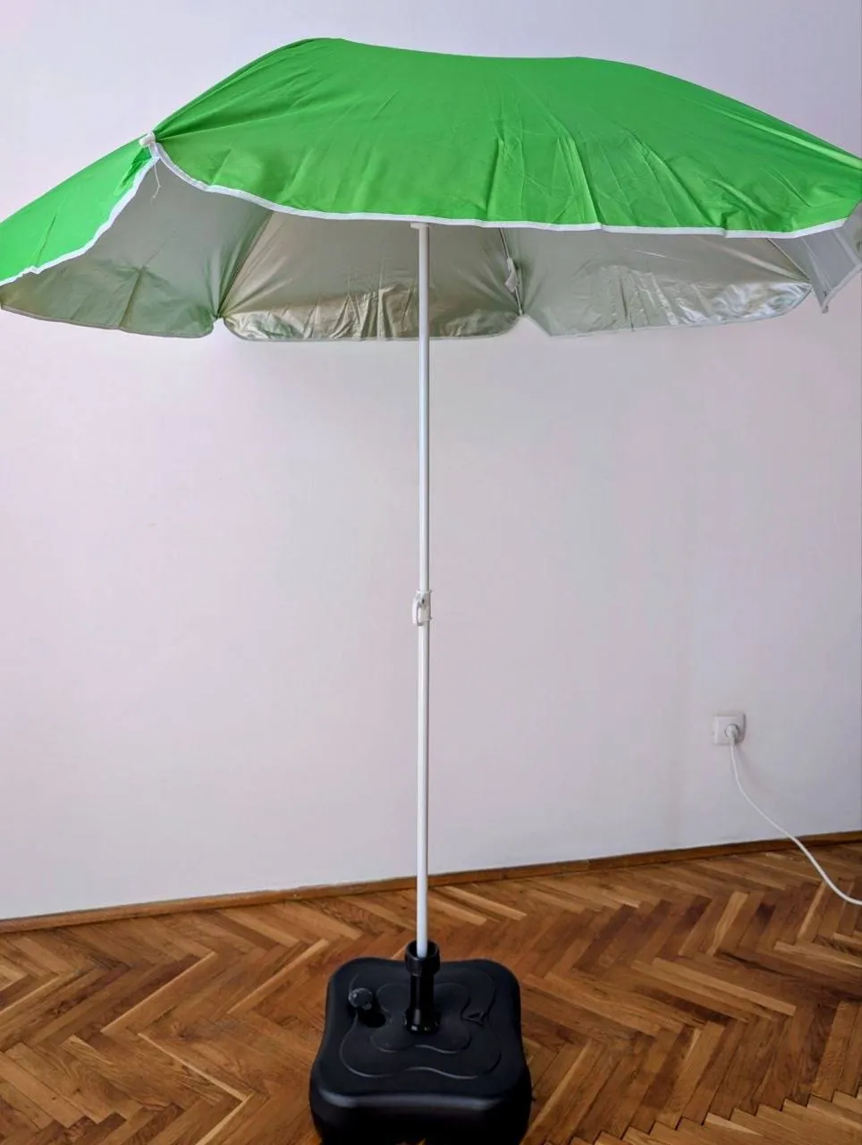Зонтик на подставке 1