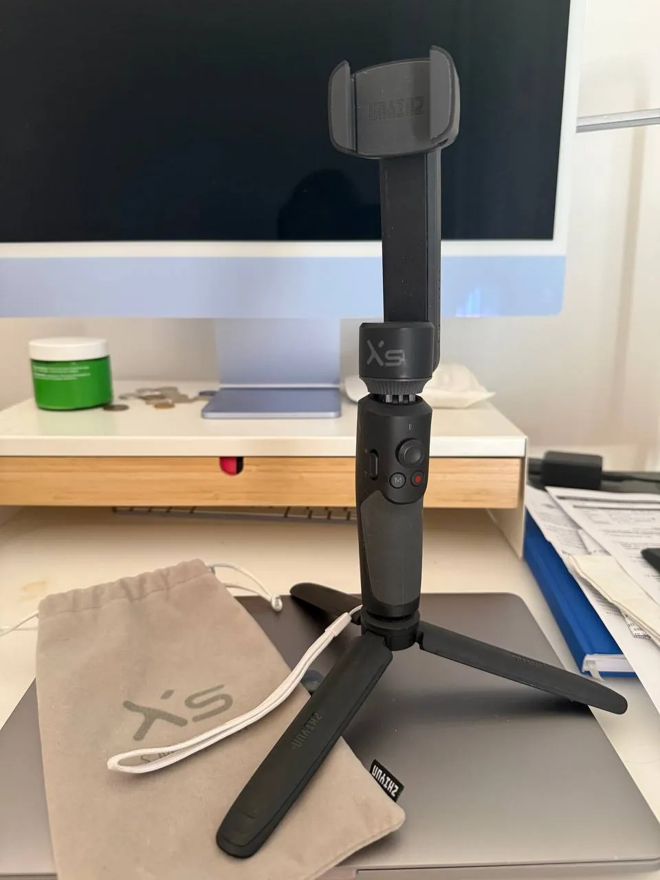 Стабилизатор Zhiyun Smooth XS для смартфона 1