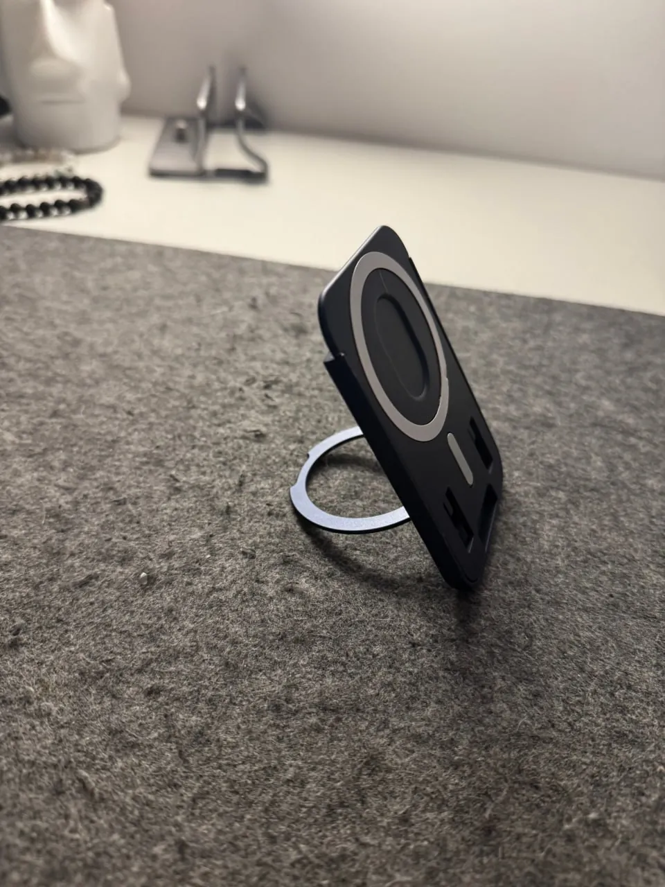 Подставка для ноутбука складная и MagSafe холдер 2
