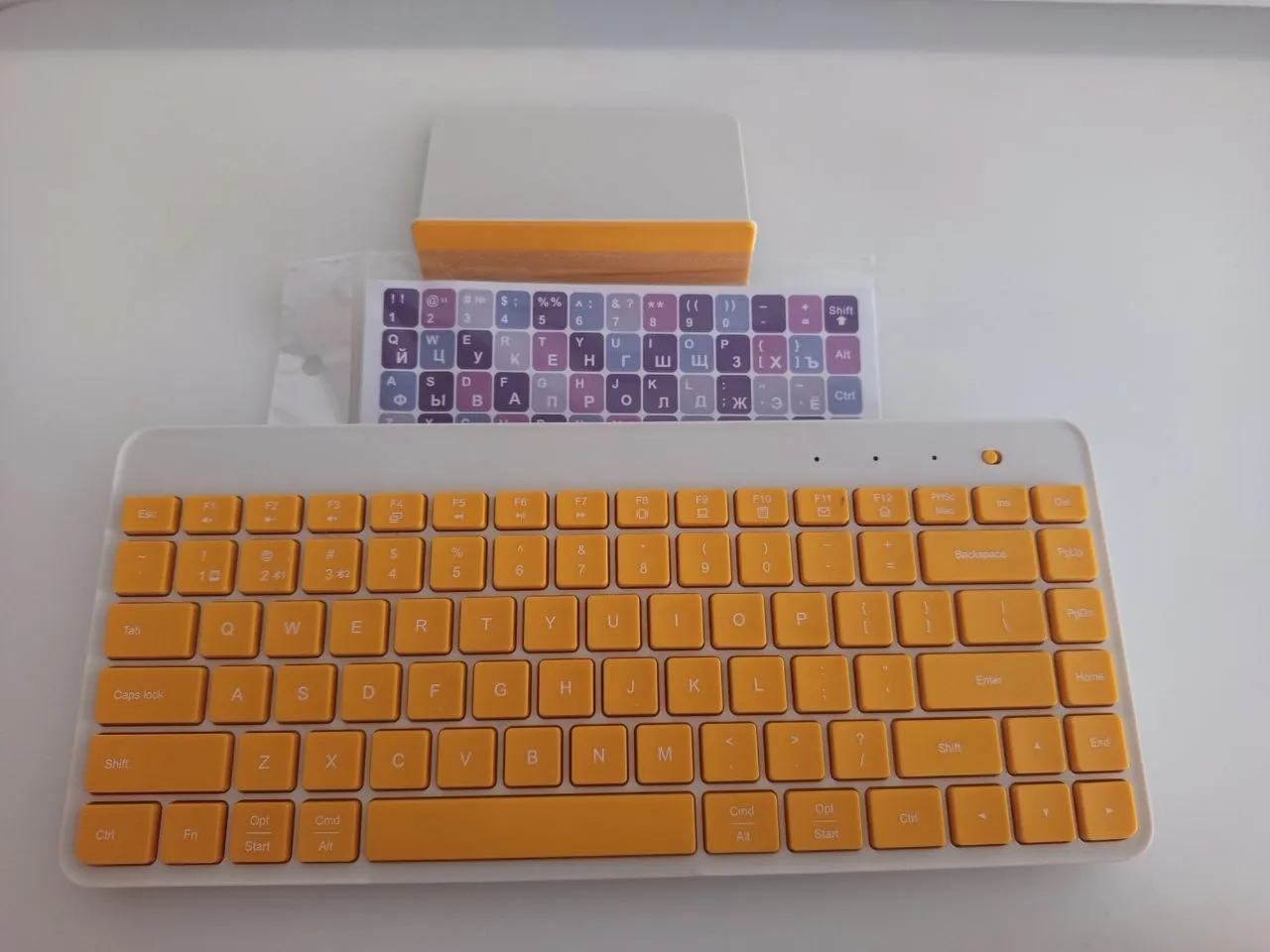 Беспроводная клавиатура Xiaomi с подставкой для планшета 1