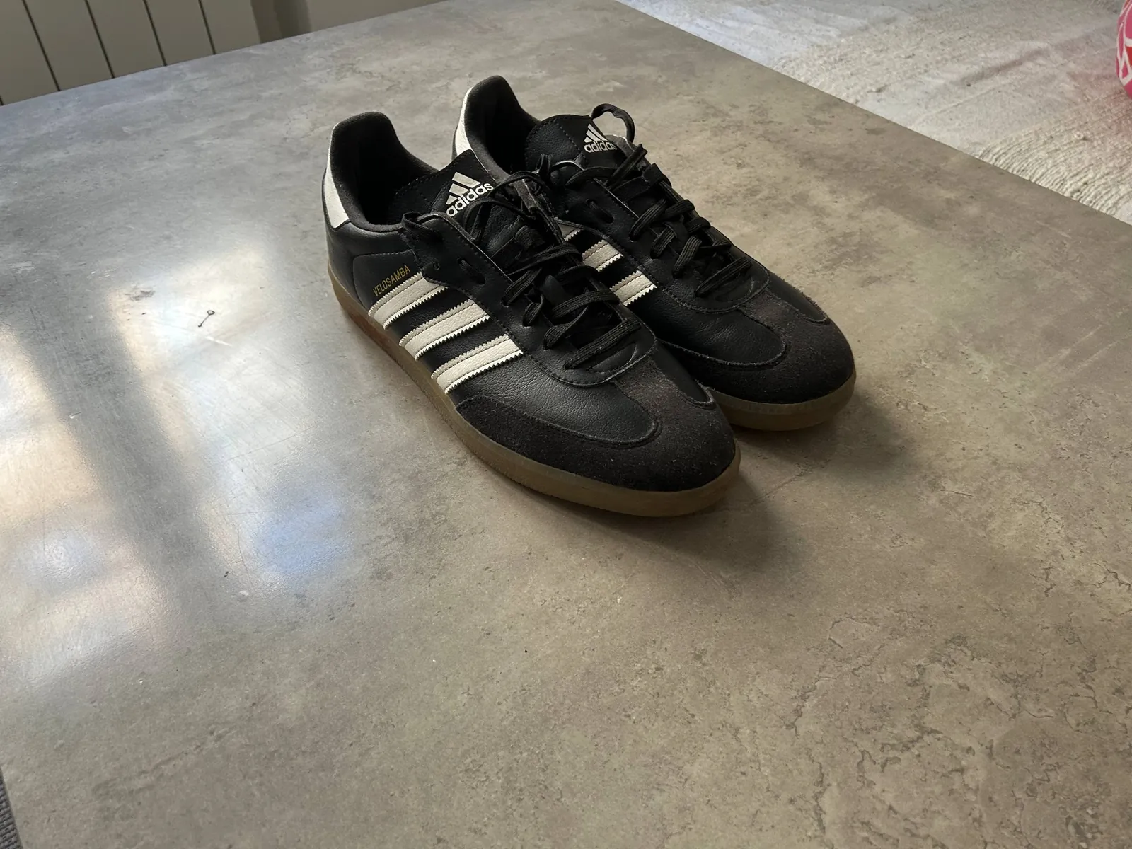 Кроссовки Adidas Velosamba размер 46 нюанс на подошве 2