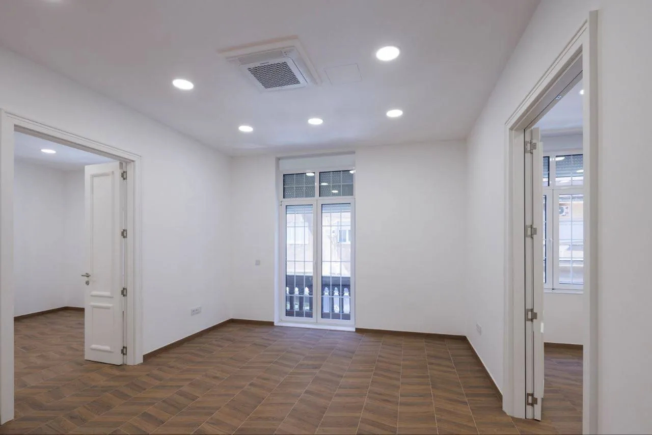Четырёхкомнатная квартира Стари Град Balkanska 125 м² 4