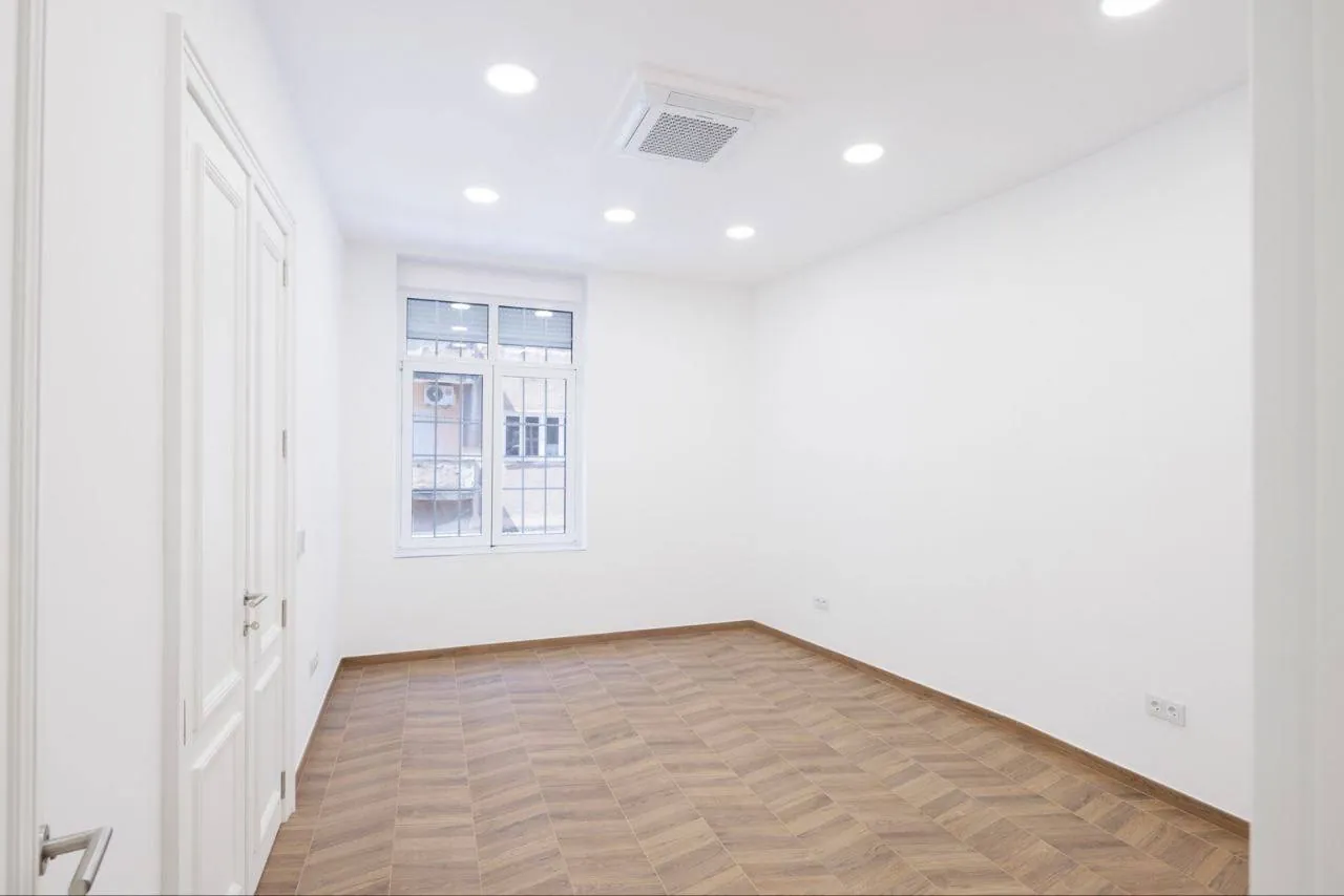 Четырёхкомнатная квартира Стари Град Balkanska 125 м² 3