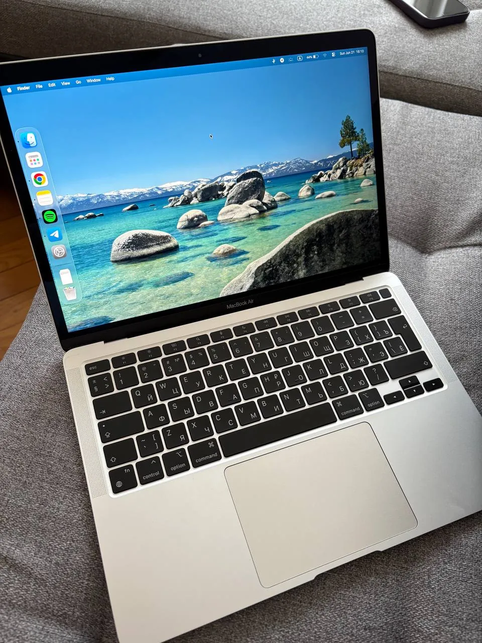 MacBook Air M1 8GB 256GB 500 EUR 2