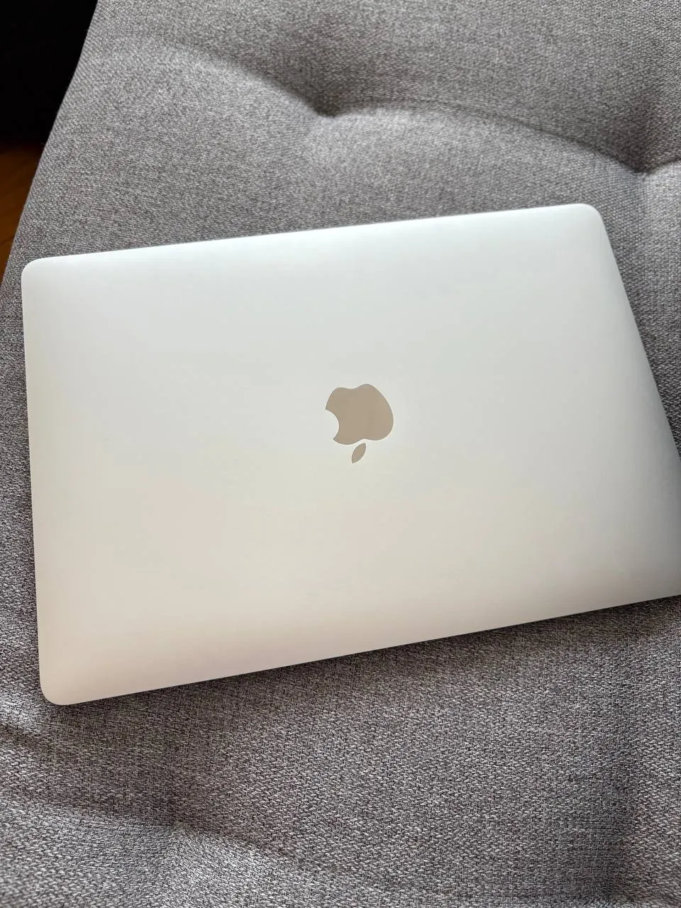 MacBook Air M1 8GB 256GB 500 EUR 1
