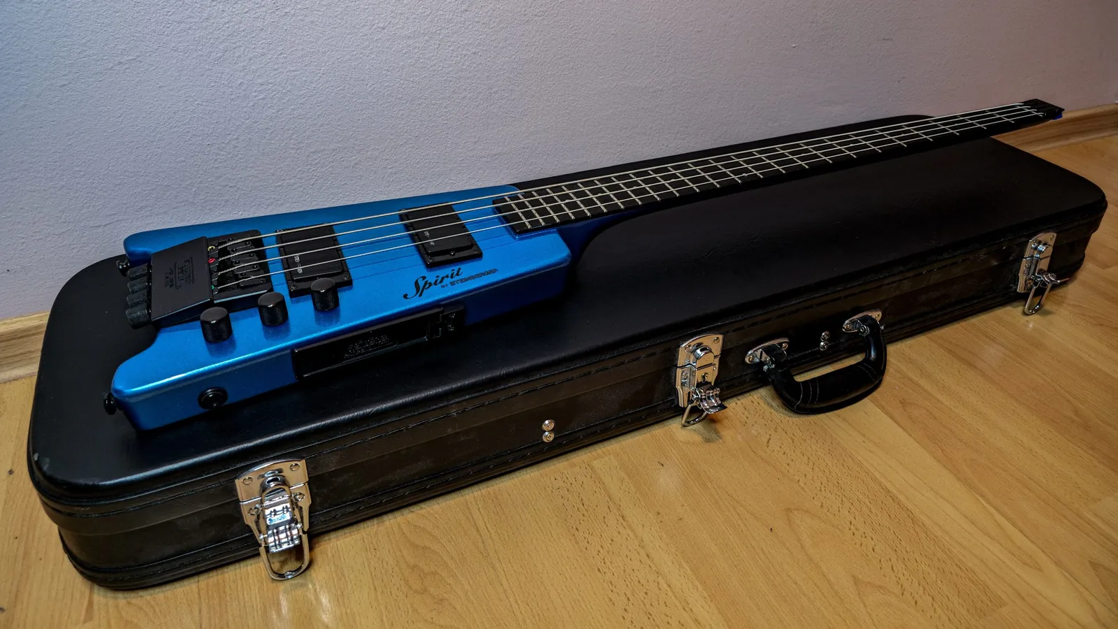 Бас-гитара Steinberger Spirit XT-2 с кейсом 2