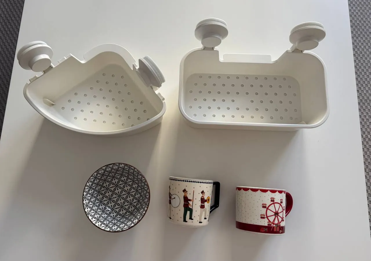 Полки IKEA Tisken и кружки Врачар 1