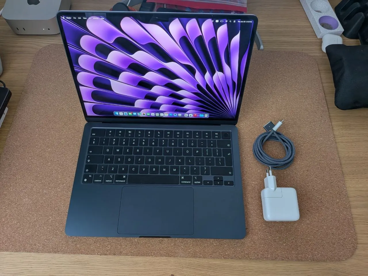 MacBook Air M3 13 дюймов 16/256 ГБ Midnight 2