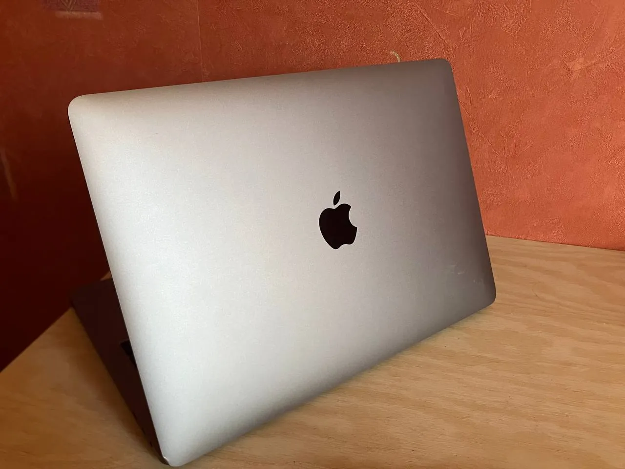 PS4 Pro 1TB MacBook Pro M2 и MacBook Pro Intel 13 дюймов 4