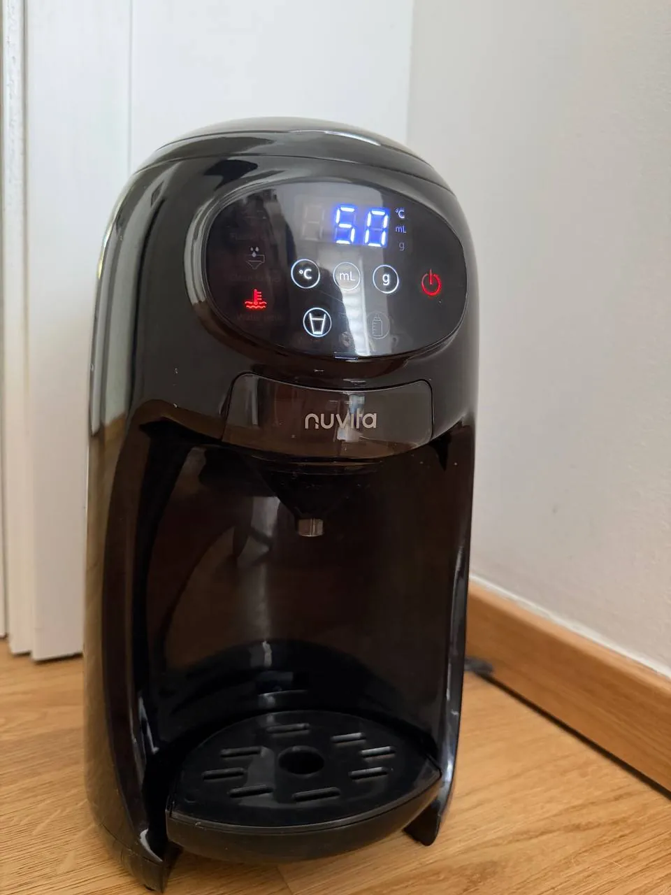 Аппарат Nuvita Lattespresso молочная смесь 2