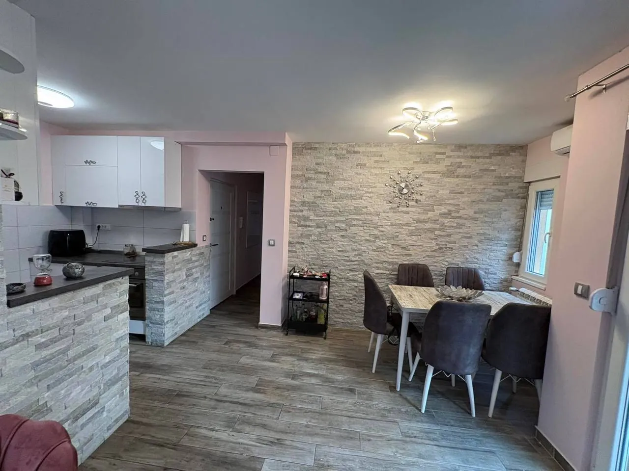 Аренда квартиры Вождовац 56м2 680 EUR 10