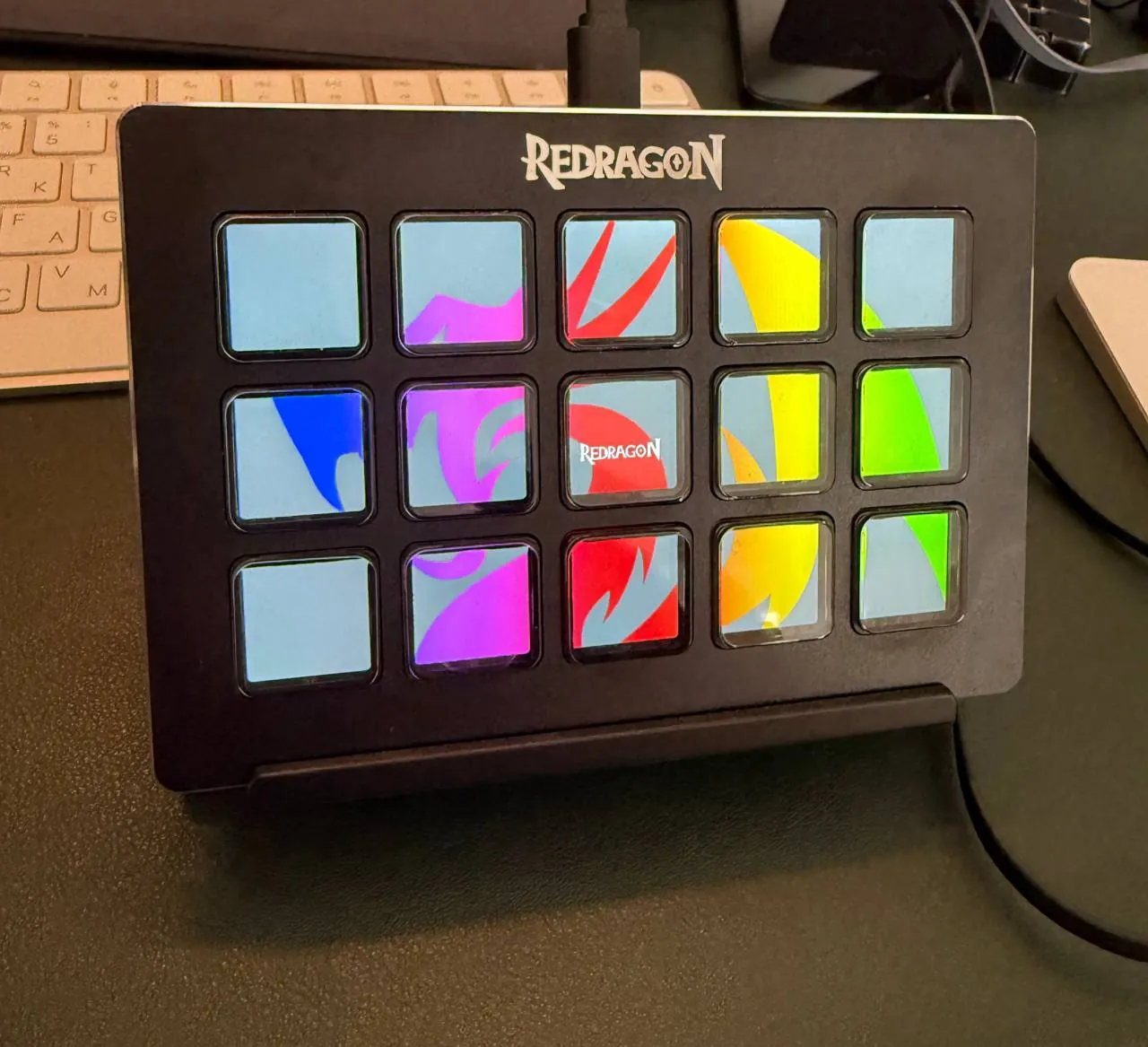 Redragon Stream Station SS-550 1