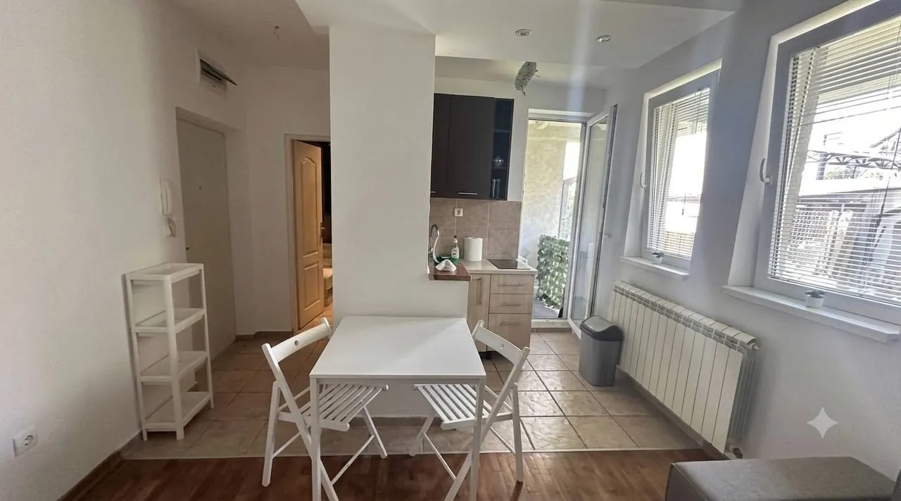 Студия Lux Мириево 400 EUR 5
