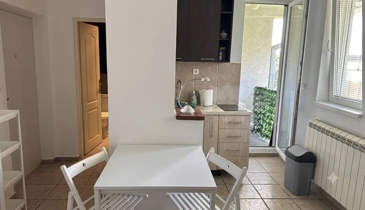 Студия Lux Мириево 400 EUR 1