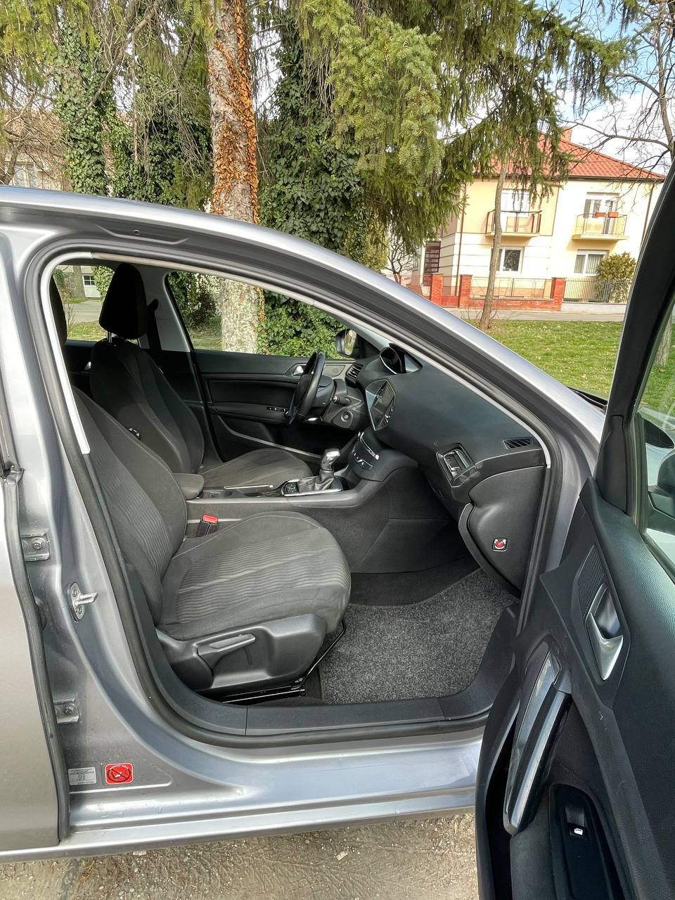 Peugeot 308 Blue HDI 4