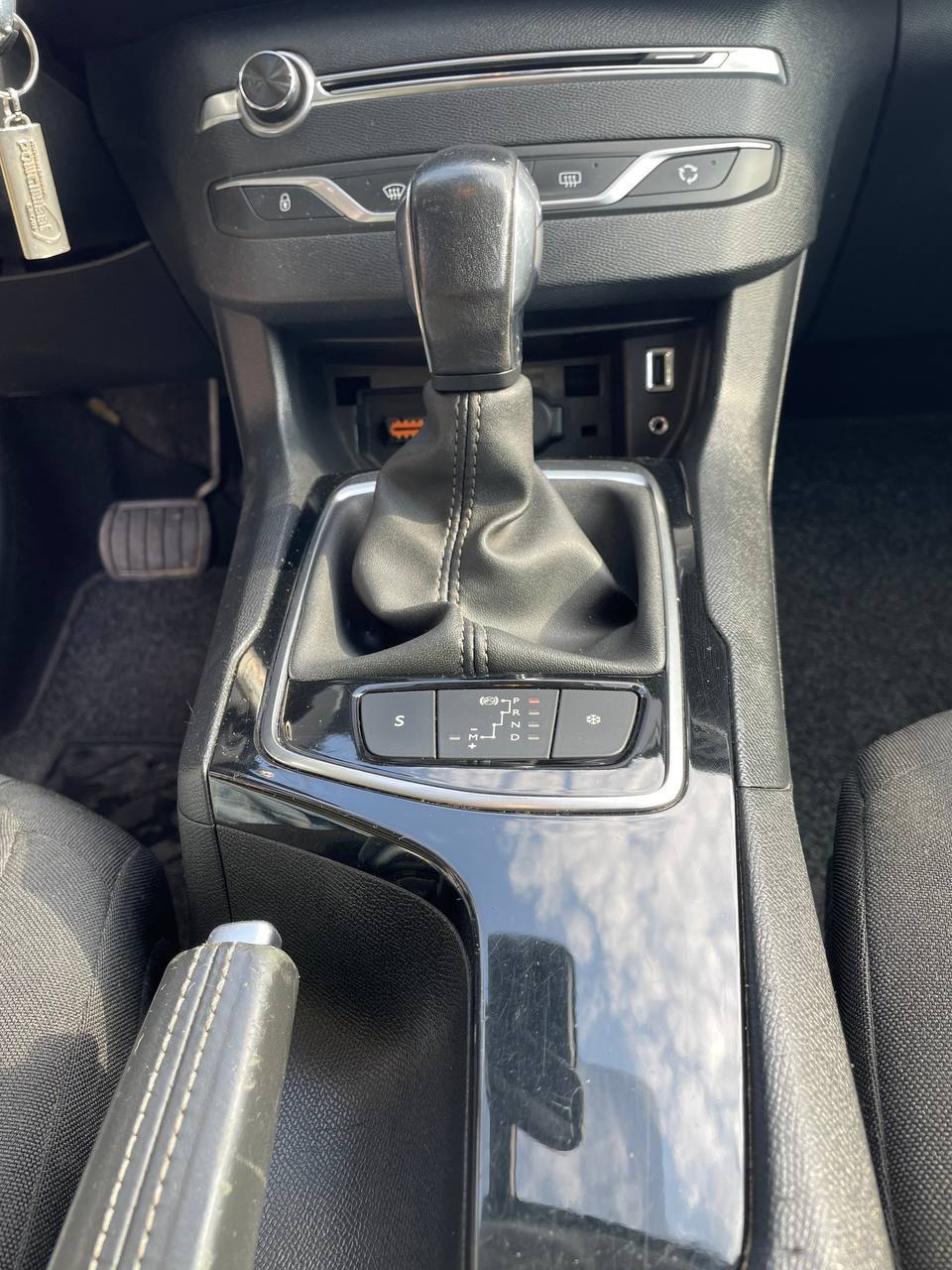 Peugeot 308 Blue HDI 6