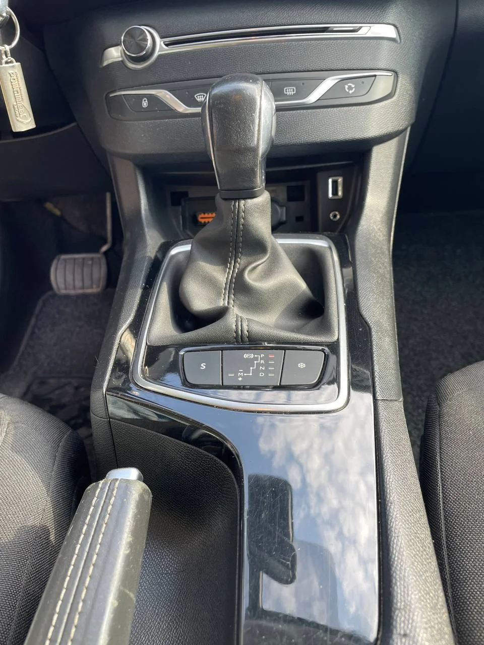 Peugeot 308 Blue HDI 6