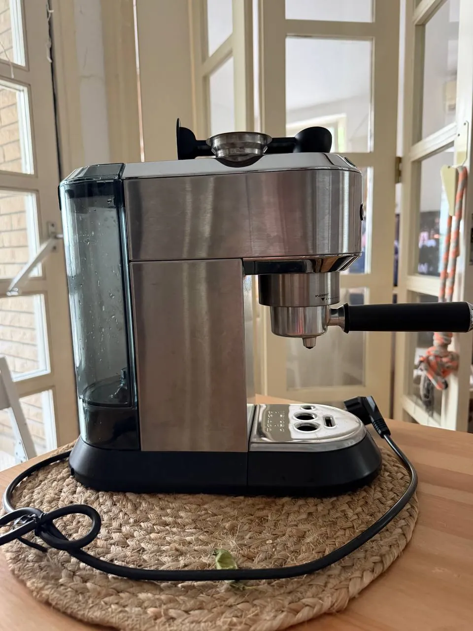 Рожковая кофемашина DeLonghi рабочая 1
