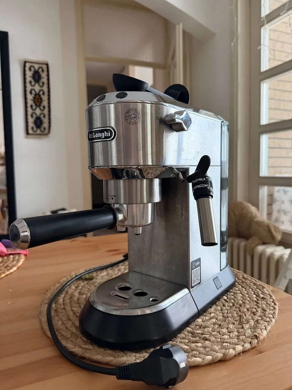 Рожковая кофемашина DeLonghi рабочая 2