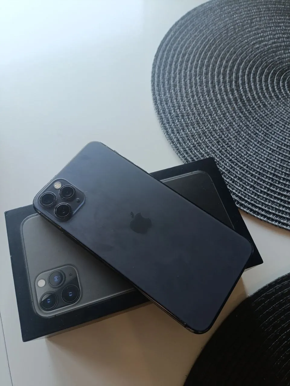 iPhone 11 Pro Max 512 ГБ с дефектами 4
