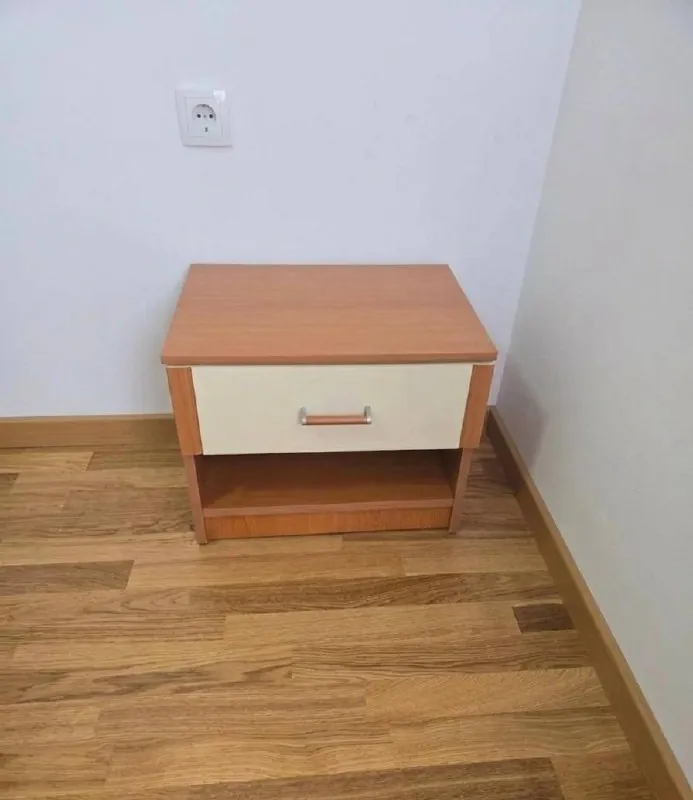 Две прикроватные тумбы 1