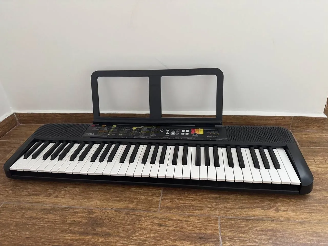 Синтезатор Yamaha PSR-F52 с самоучителем 1