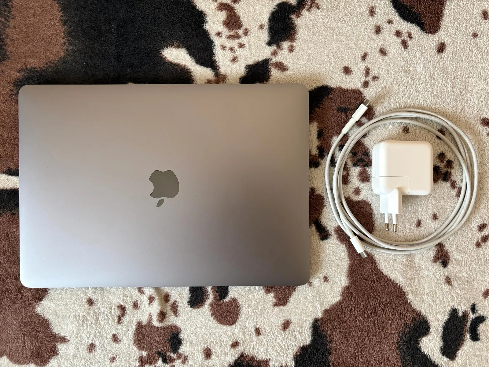 MacBook Air 13 M1 8/256 ГБ состояние отличное 3