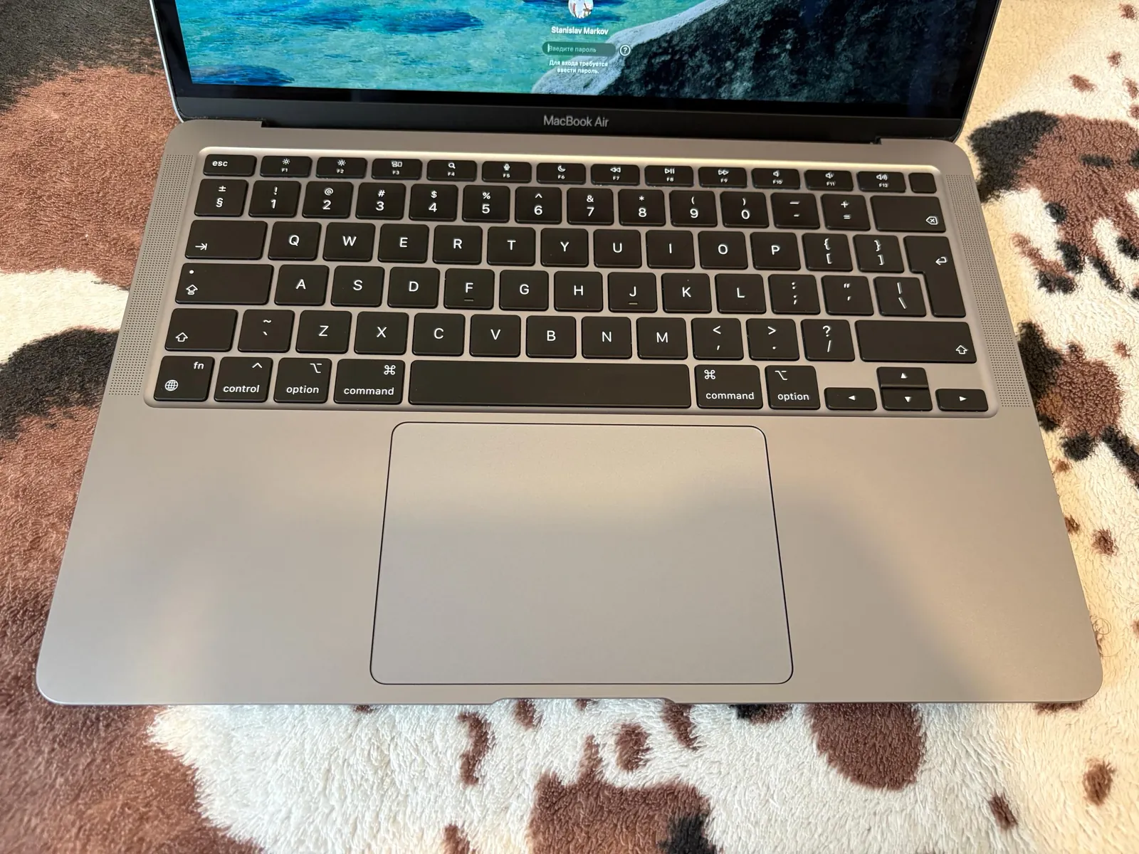 MacBook Air 13 M1 8/256 ГБ состояние отличное 2
