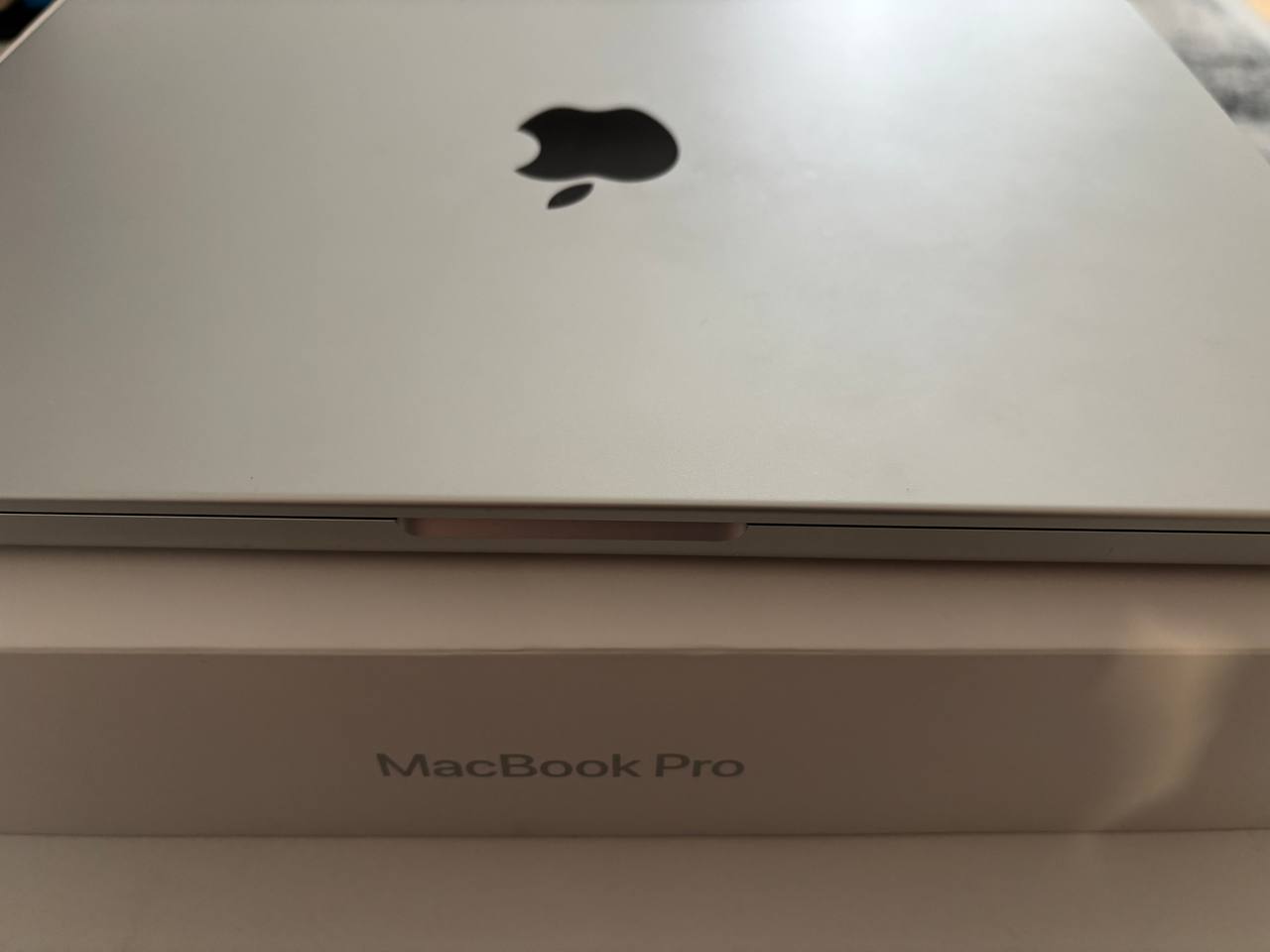 Продаю Macbook Pro M4 Pro 2