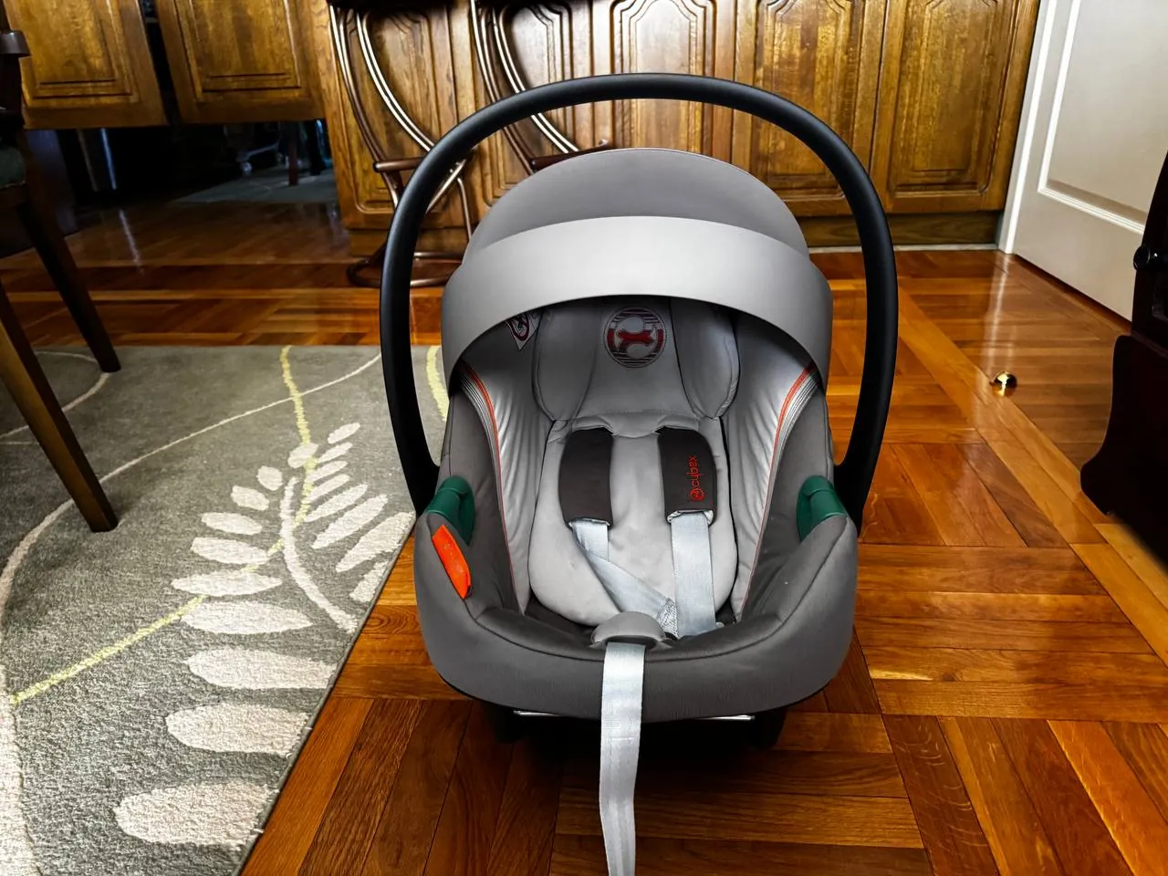 Детское автокресло Cybex Aton S2 с адаптерами 2