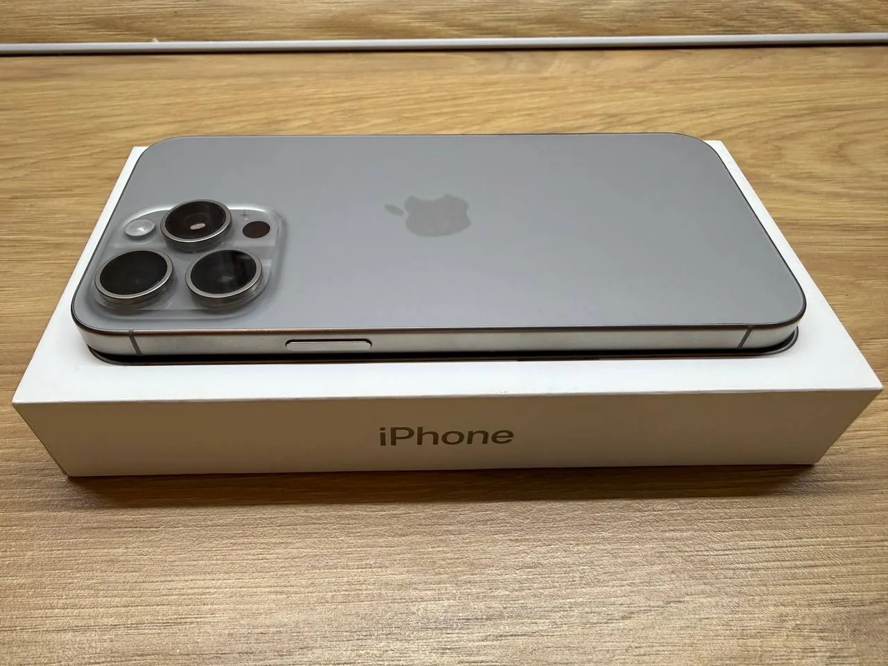 iPhone 15 Pro Max 256GB Новый Белград 1