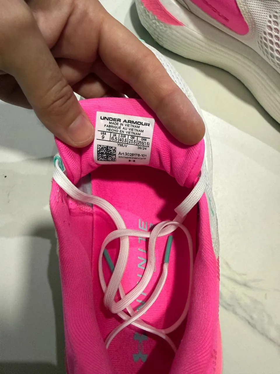 Кроссовки Under Armour и рюкзак UA 8
