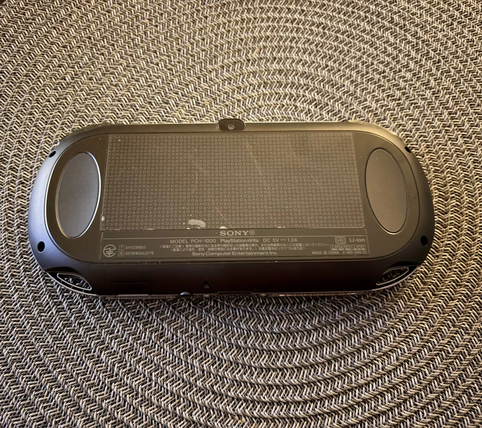 PS Vita OLED PCH-1000 с аксессуарами 7