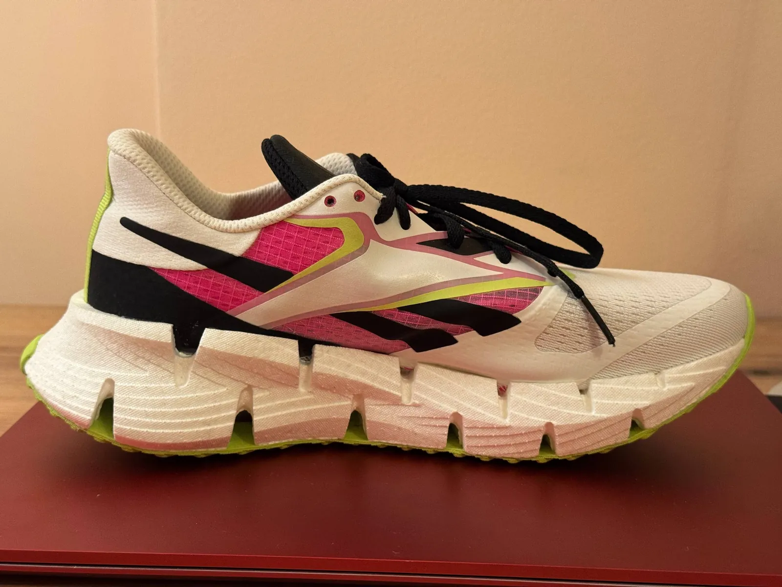 Кроссовки Reebok FloatZig 1 EUR38 новые 2