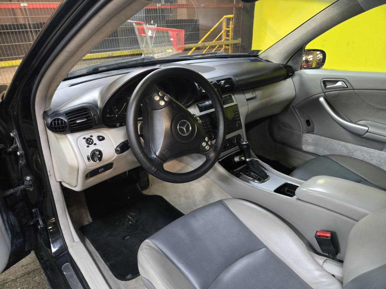 Мерседес Бенц 2005 года 10