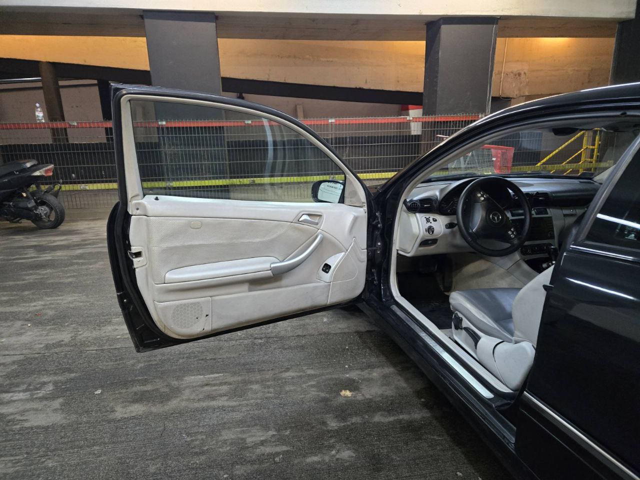 Мерседес Бенц 2005 года 2