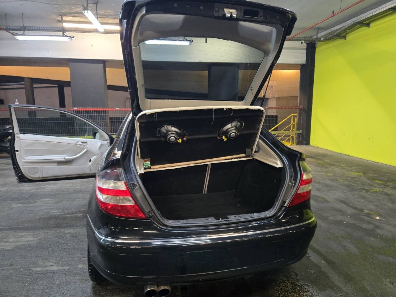 Мерседес Бенц 2005 года 9