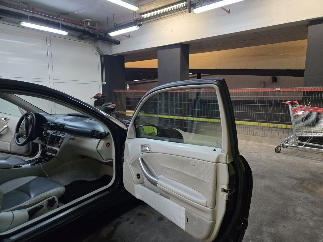 Мерседес Бенц 2005 года 8