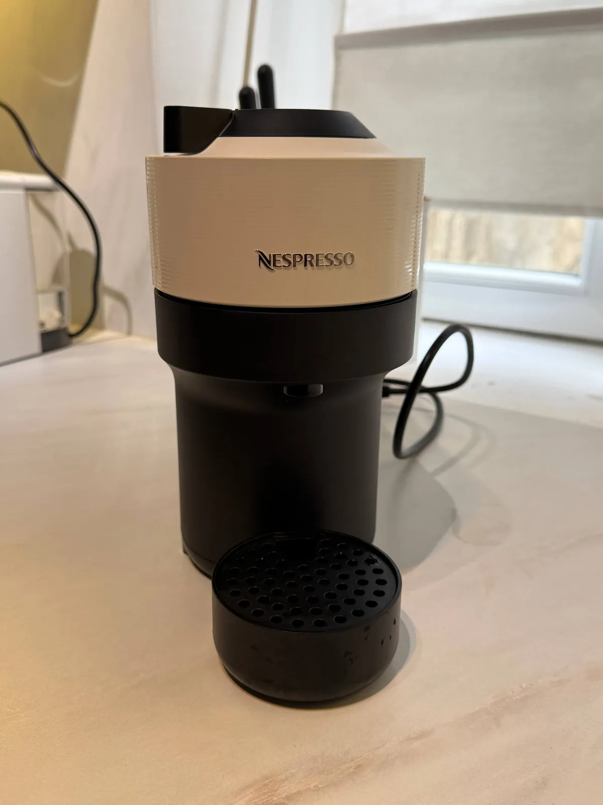 Кофемашина Nespresso Vertuo Pop белая с капсулами 2