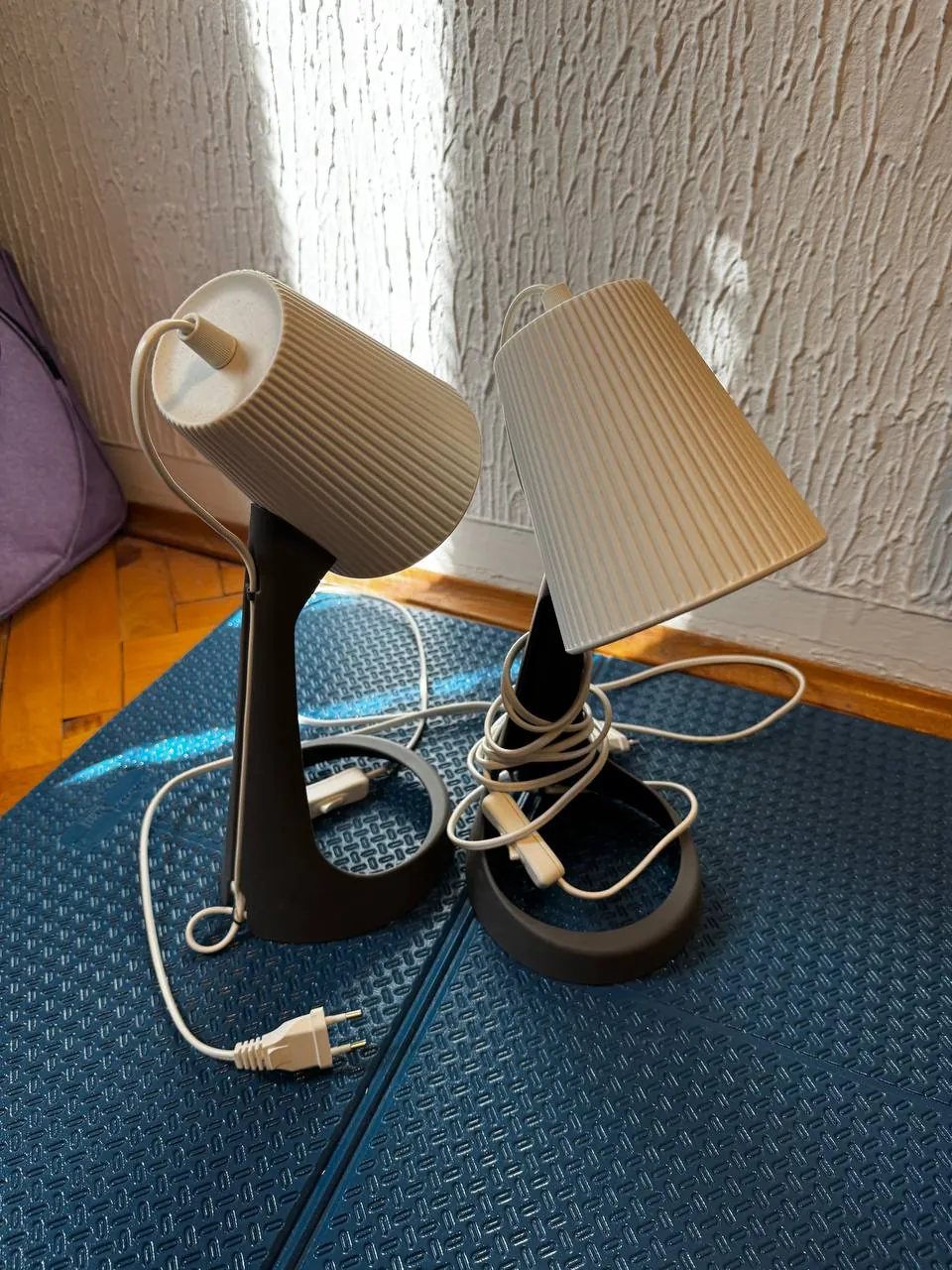 Две настольные лампы IKEA с лампочками 1