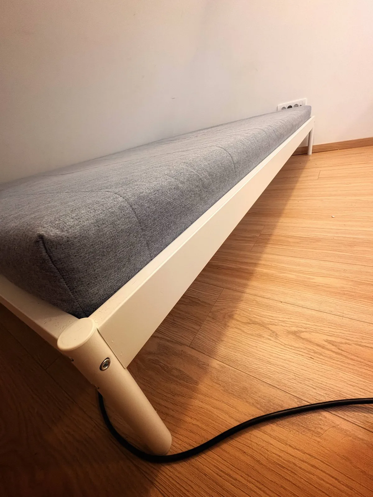 Кровать IKEA с матрасом 140x200 2