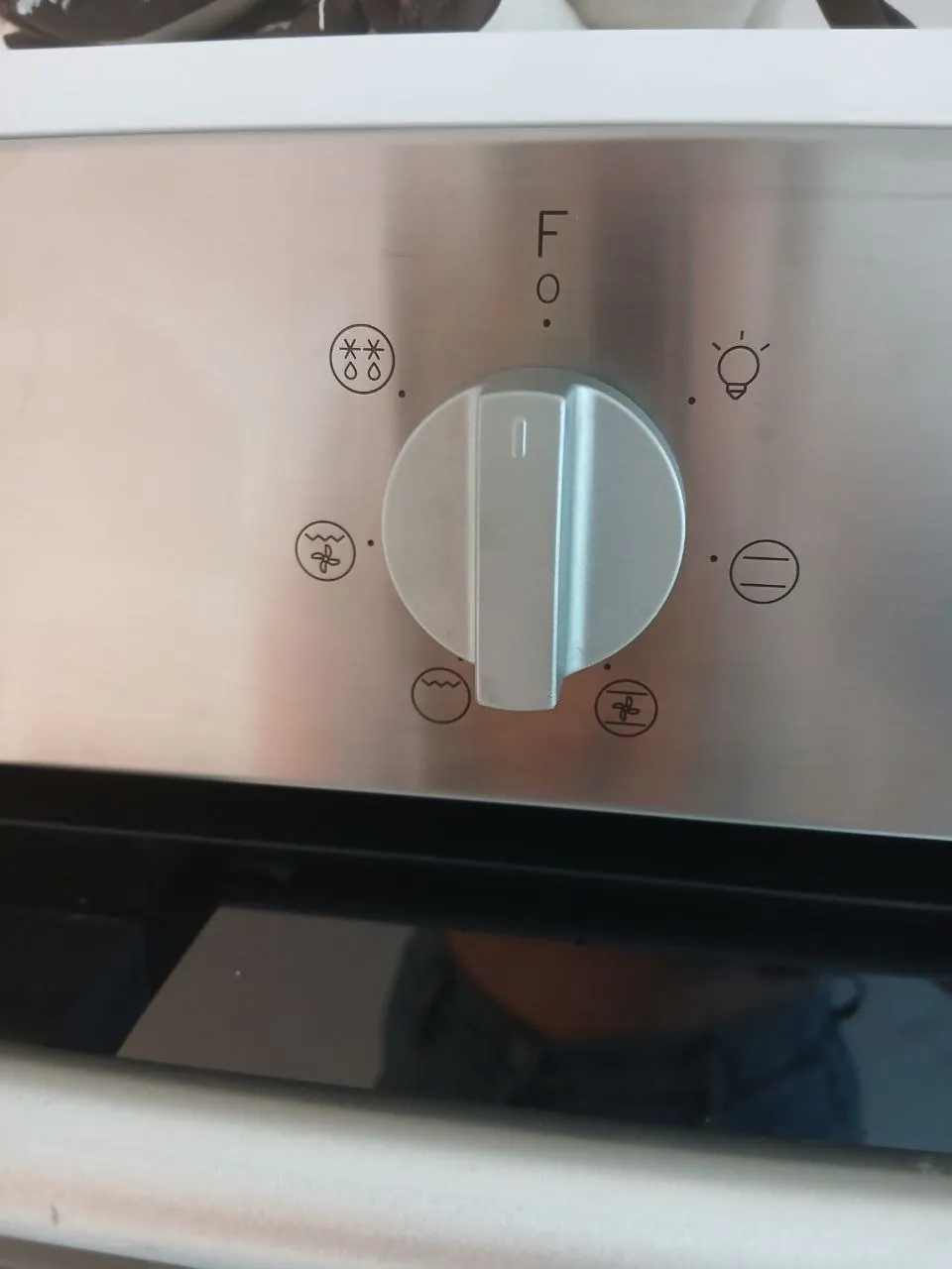 Духовка Hotpoint Ariston в хорошем состоянии 4